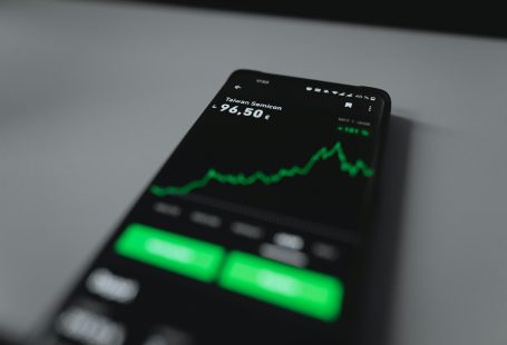 trading app on the phone